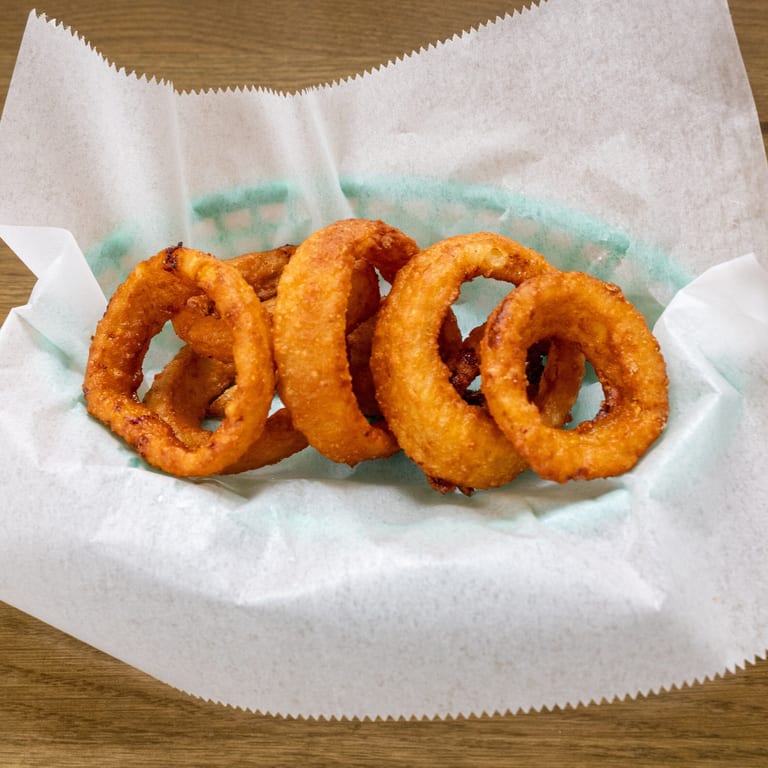 Crunchy Onion Rings: A Tasty Side Option
